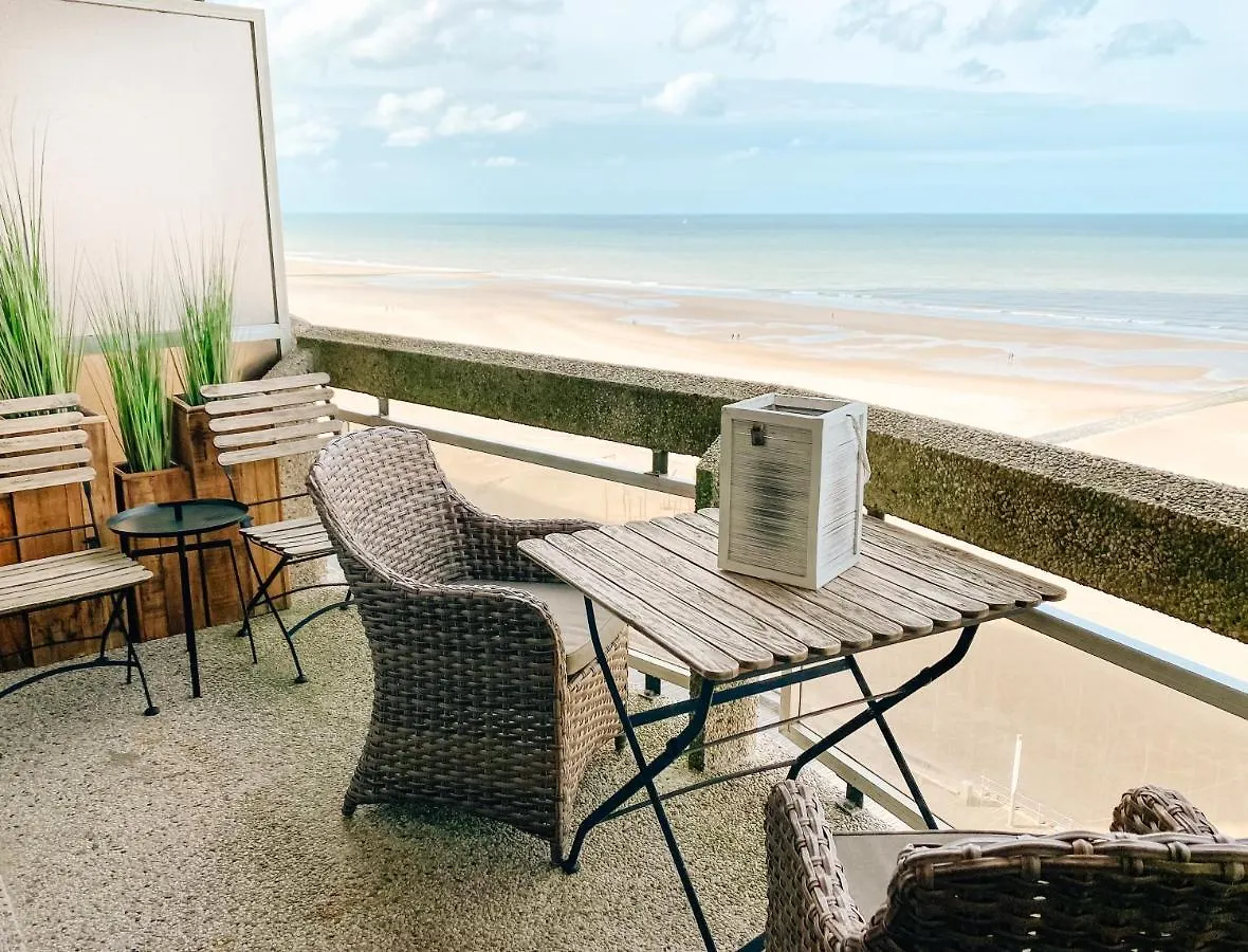la MERéMOI - Studio with balcony&sea vie Ostende 0*,  Belgique